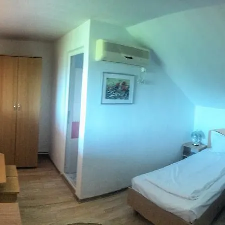 Complex Scorpion Pensión Două Mai